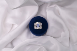 affordable-sapphire-ring-925-silver-zoya-box.webp